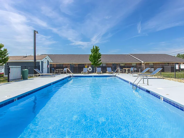Summerfield Apartments — Photo 42
