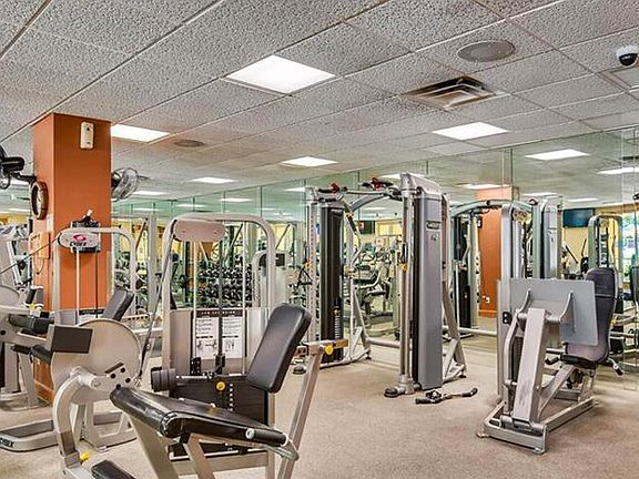 4th image of 220 W Flamingo Rd #121