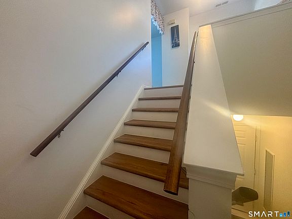 5th image of 20 Woodhill Road #20