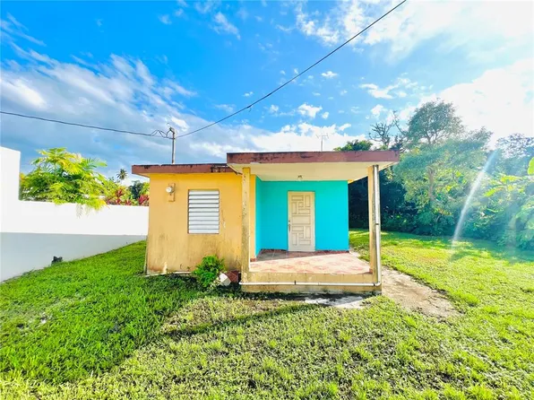 Crisantemo Street De Agua Com #Ojo-78, Vega Baja, PR 00693