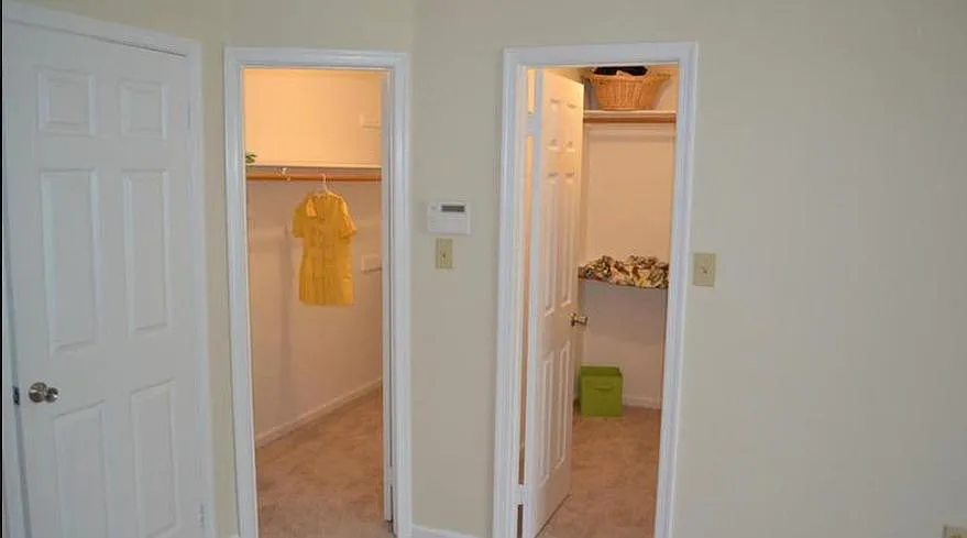 302 Sunny Hill Ct — Photo 4