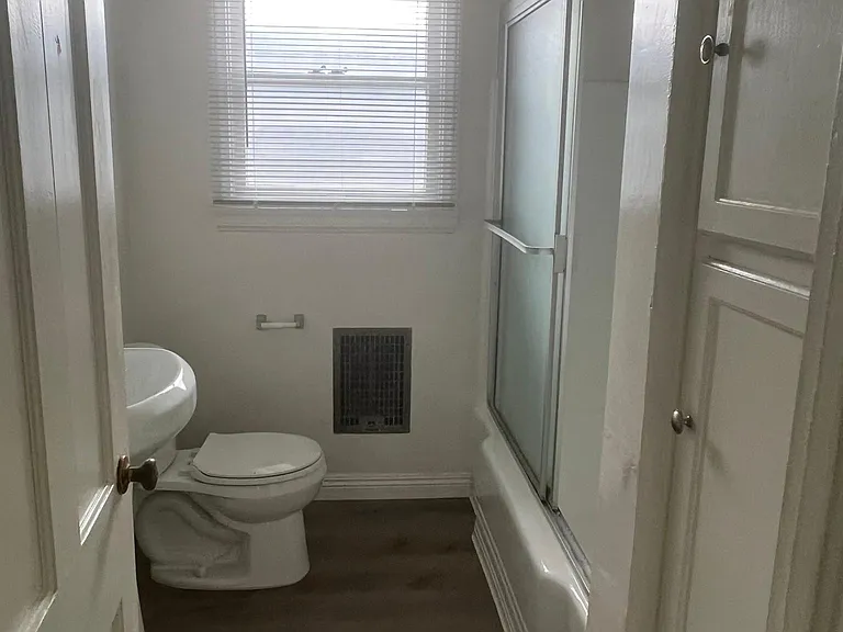 454 Kelton Ave #454 — Photo 9