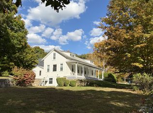 37 Ryefield Rd, Scituate, RI 02831