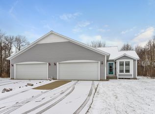 7083 Juniper Ct, Spring Lake, MI 49456