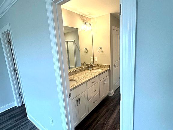 5th image of 708 Sarah Rebecca Dr #B