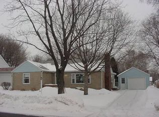 520 Van Buren St, Little Chute, WI 54140
