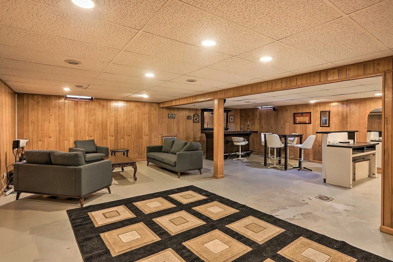 5 bed, 2.0 bath, $6,000 — Photo 2