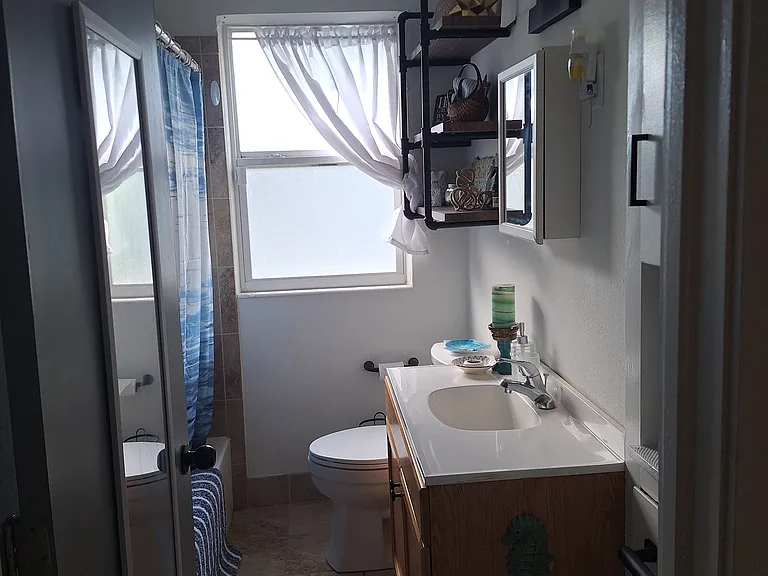 314 S Rhodes St — Photo 11