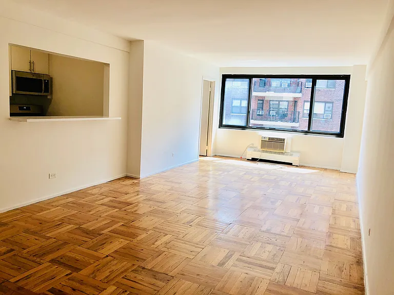 425 E 63rd St #W10H — Photo 9