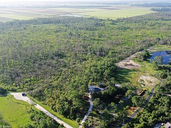 2nd image of 725 Moon Ranch Road