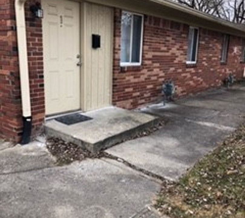 1st image of 2258 N Hawthorne Ln APT 3