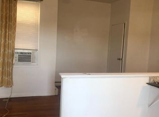 135 S Wellwood Ave, Lindenhurst, NY 11757