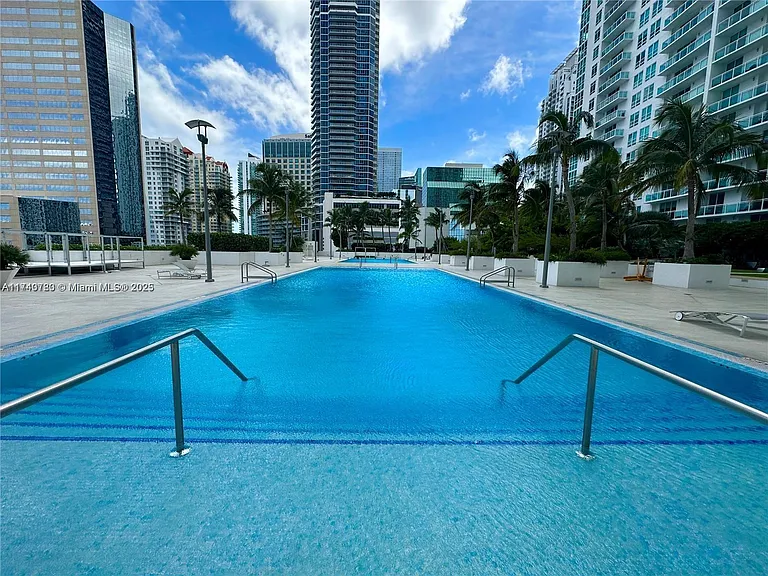 950 Brickell Bay Dr #2802 — Photo 6