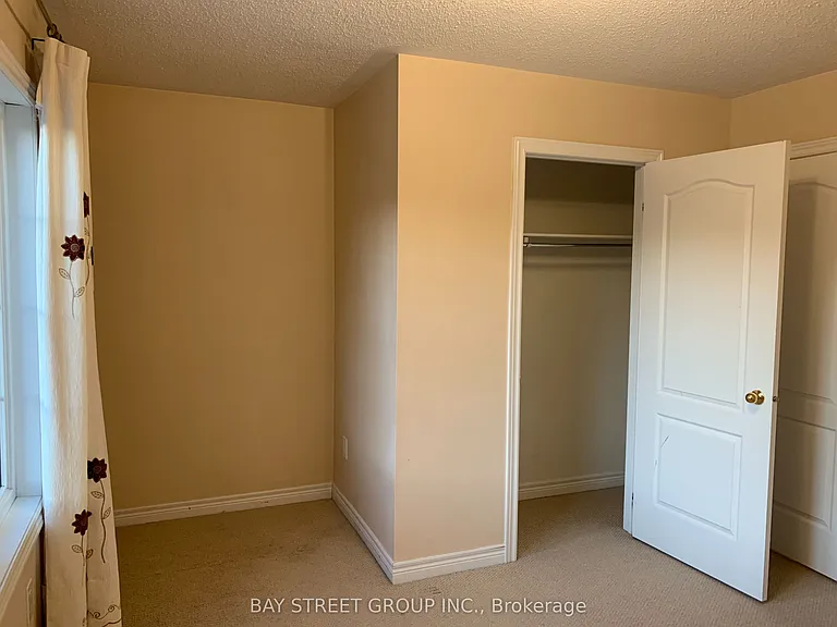 87 Hammersly Blvd — Photo 23
