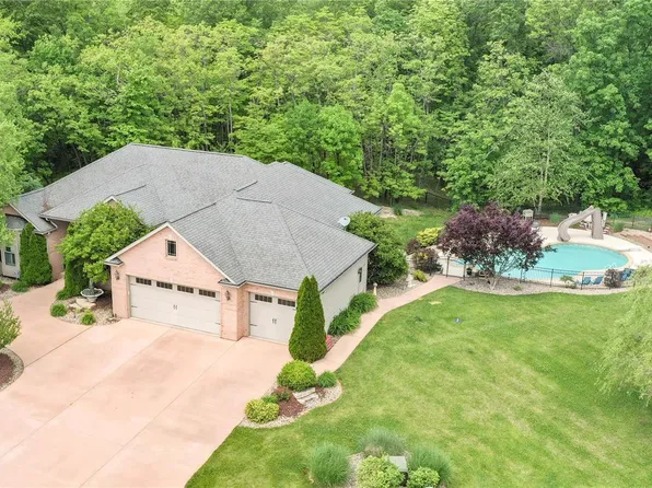 7310 Timbercrest Dr, Godfrey, IL 62035