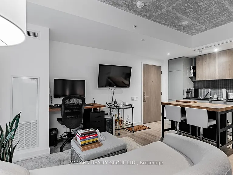 161 Roehampton Ave #332 — Photo 13