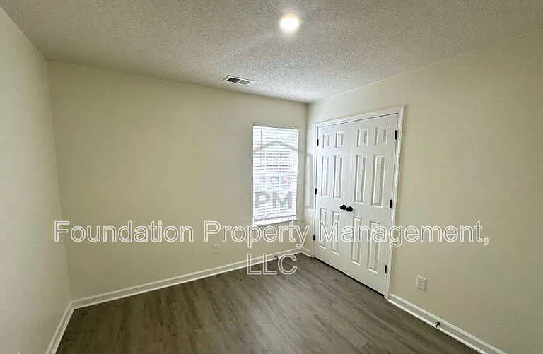 1818 Winship Dr — Photo 8