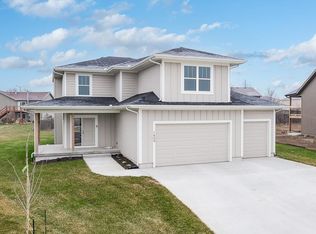 1809 Garden Ct, Basehor, KS 66007