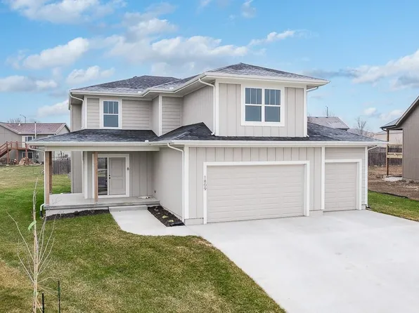 1809 Garden Ct, Basehor, KS 66007