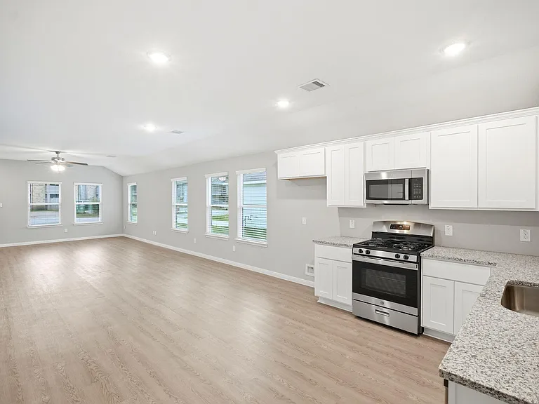 815 Jefferson Ave — Photo 14
