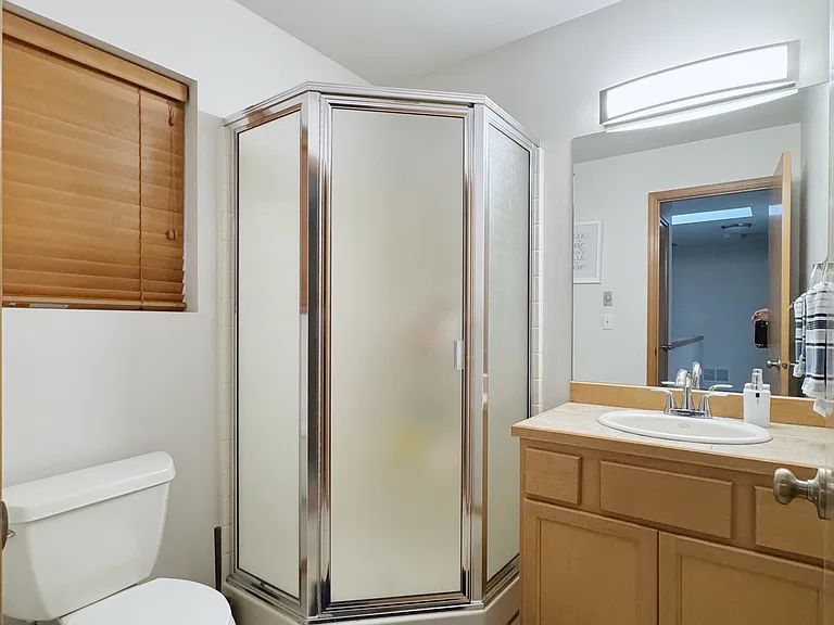 2613 E Union St — Photo 11