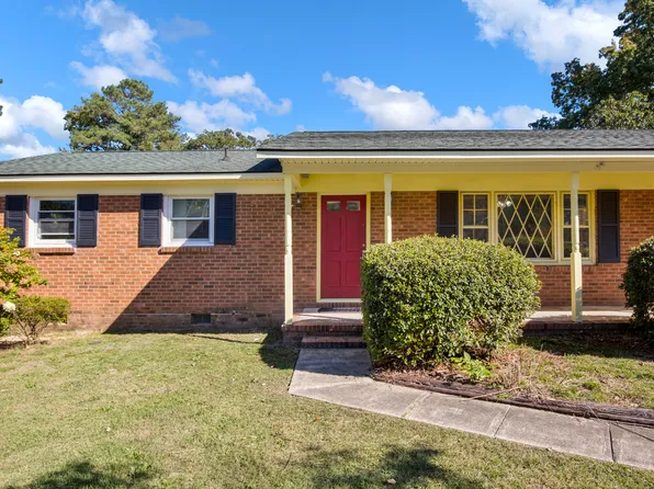 6311 Rannock Dr, Fayetteville, NC 28304