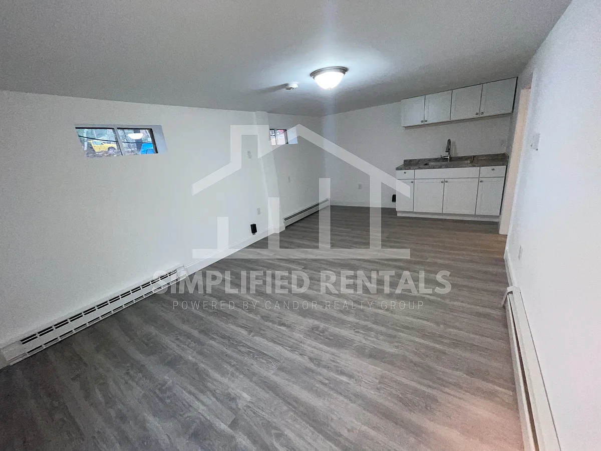 Building Photo - 23 Elm St #12