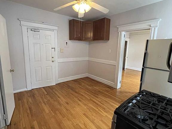 5th image of 100 Warwick St #102