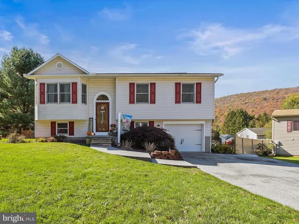 18 Yankee Dr, Mount Holly Springs, PA 17065