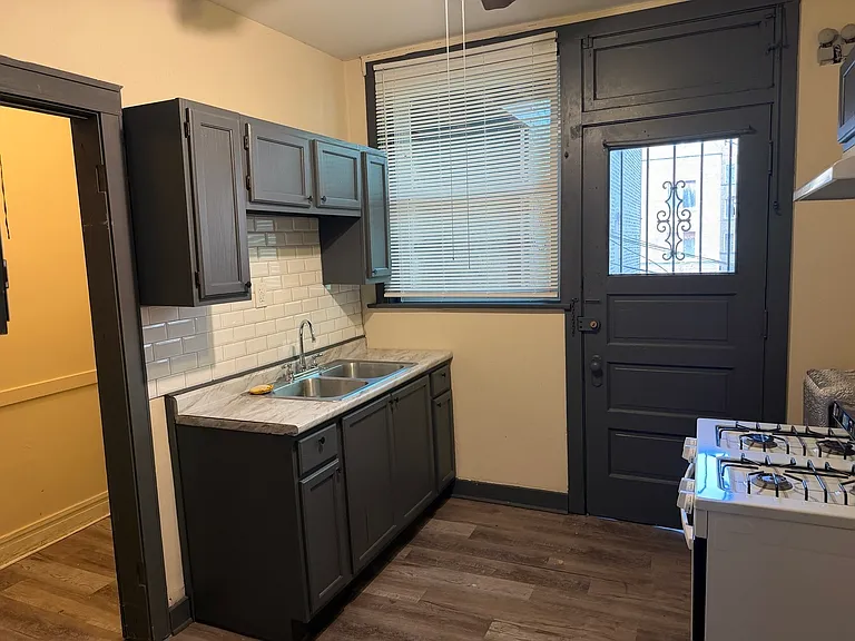 7304 S Emerald Ave #1R — Photo 15