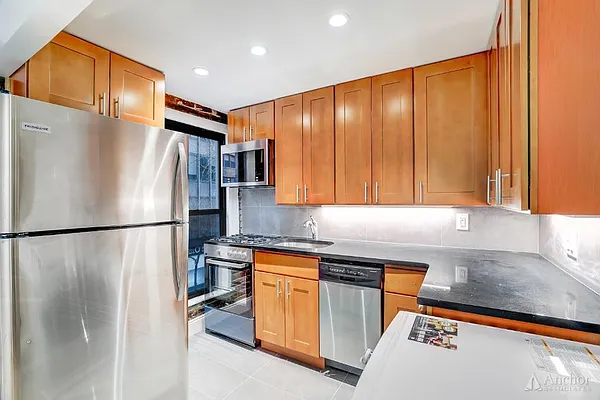 Rented by Anchor Associates | media 3