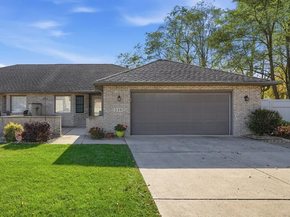 239 Laura Ln, Hobart, IN 46342