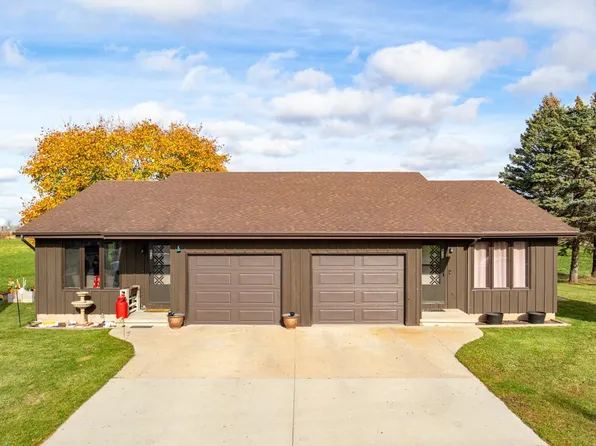 810 Broadway St, Wrightstown, WI 54180