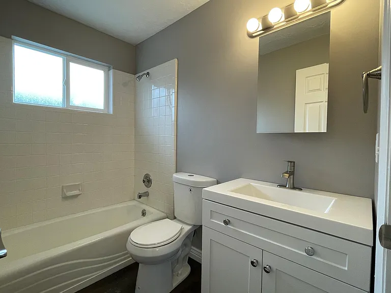 1224 W Indiana Ave #B — Photo 8