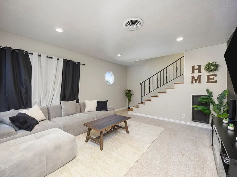 2803 Hawthorne Ave #B — Photo 6