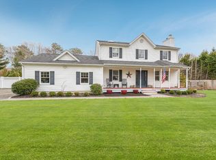 7 Amys Path, East Quogue, NY 11942