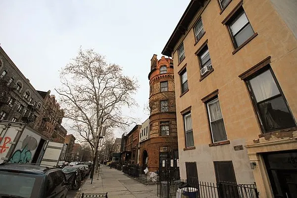 Rented by Elite NY Holdings | media 13