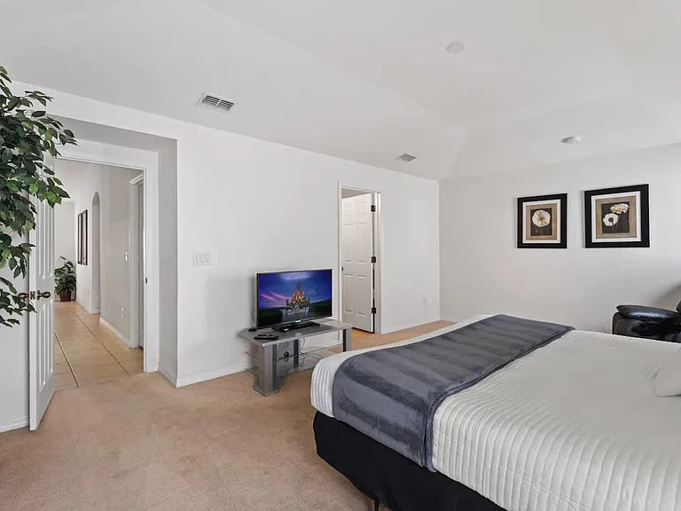 Dharma Cir — Photo 19