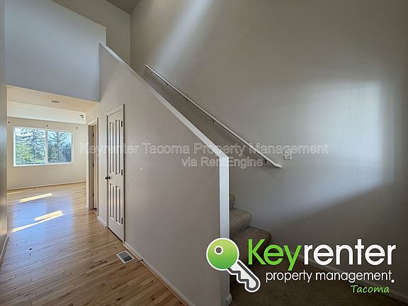 2nd image of 1093 Ebbets Dr SW
