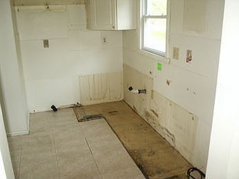 2nd image of 3781 Crestview Ave SE