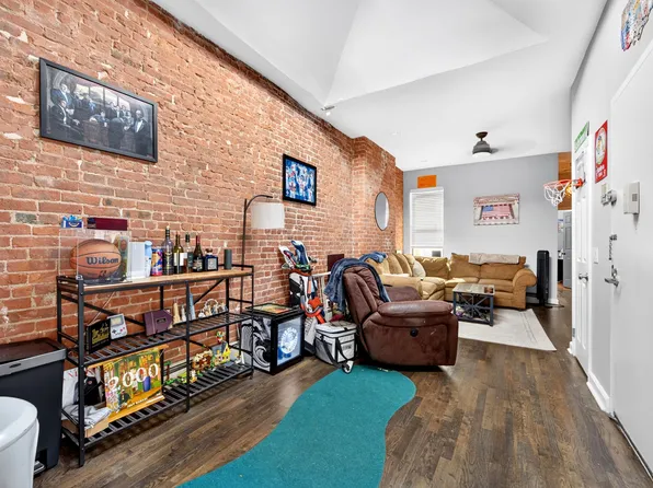 259 12th St APT 5A, Hoboken, NJ 07030