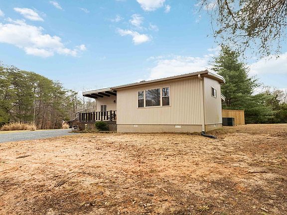 5th image of 1704 Harbor Springs Rd