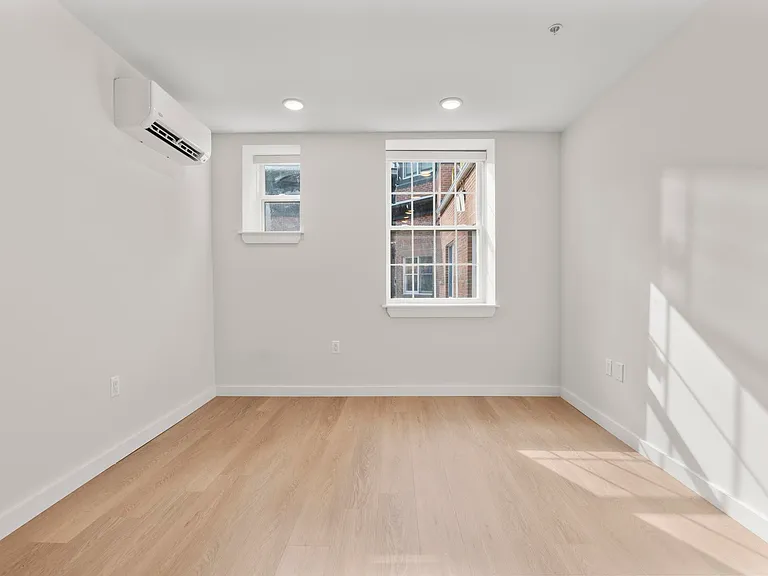 Alexandria Manor Apartments — Photo 40