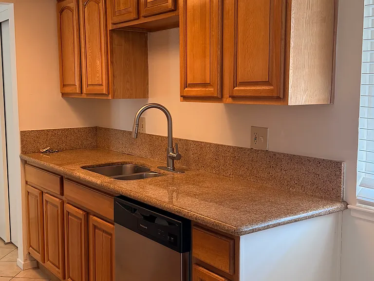 755 Carro Dr #4 — Photo 11