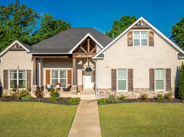 1505 Green Tree Dr, Conway, AR 72034