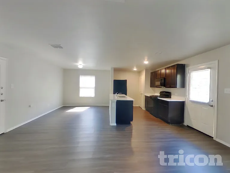 5693 McClelland St — Photo 2