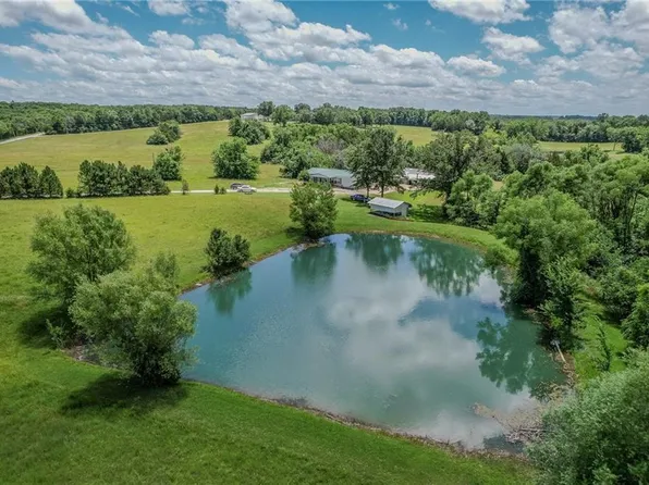 33161 Hilty Ave, Warsaw, MO 65355