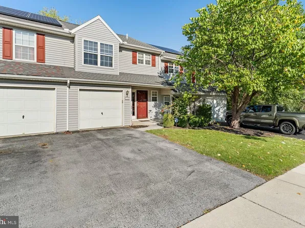 5796 Hidden Lake Dr, Harrisburg, PA 17111