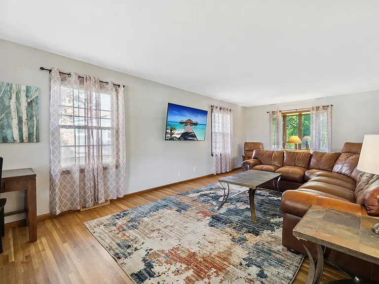 10527 Morgan Ave S — Photo 8