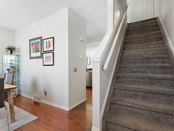 5th image of 25 N Promenade Way SE